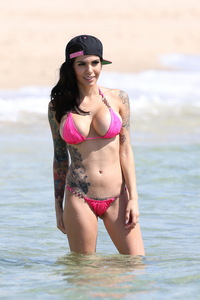 Cami Li Exposing Her Curvy Body At The Beach 10