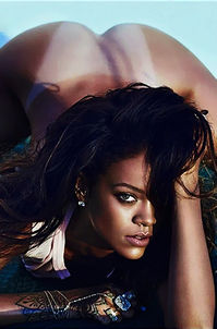 Rihanna Shows Her Hot Nude Ass