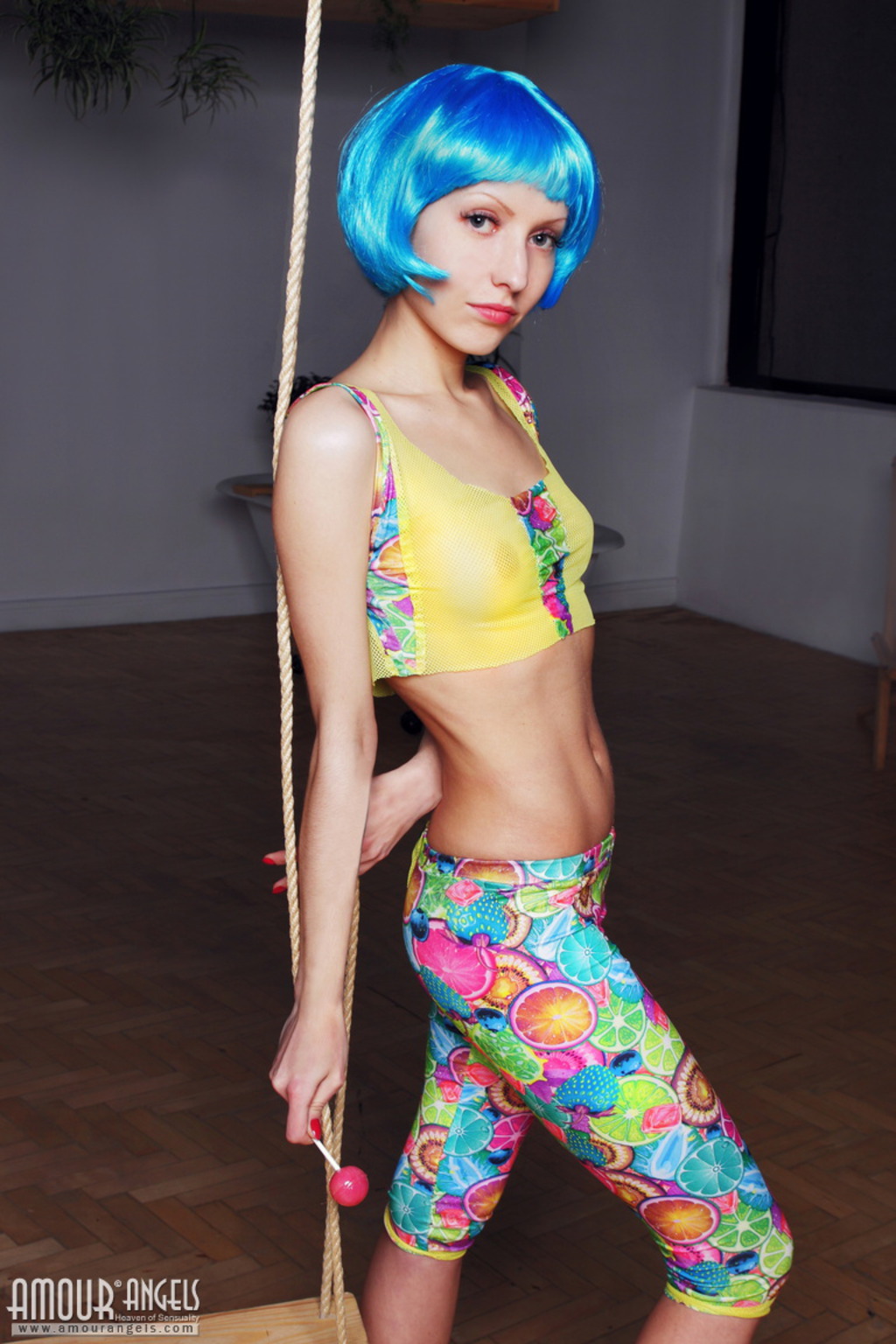 Perky blue haired babe 01
