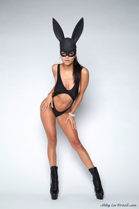 Sexy Bunny Abby Lee Brazil Gets Nude 01