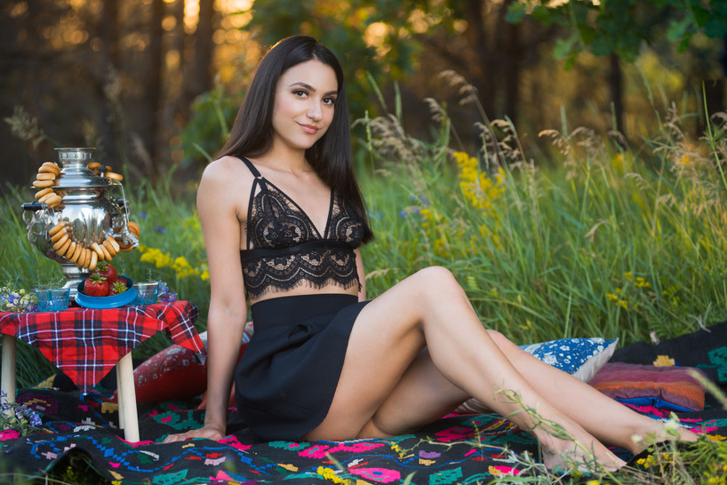 Picnic With Cira Nerri  00