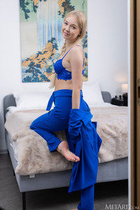 Unbuttoning the Day 01