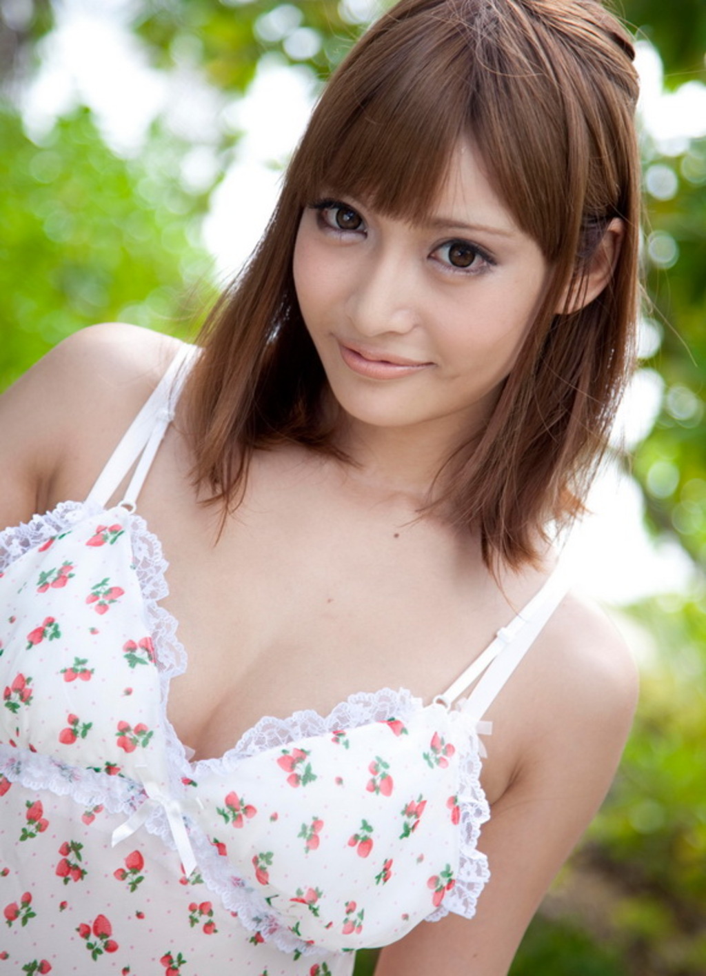 Asuka Kirara Undressing Her Clothes 01